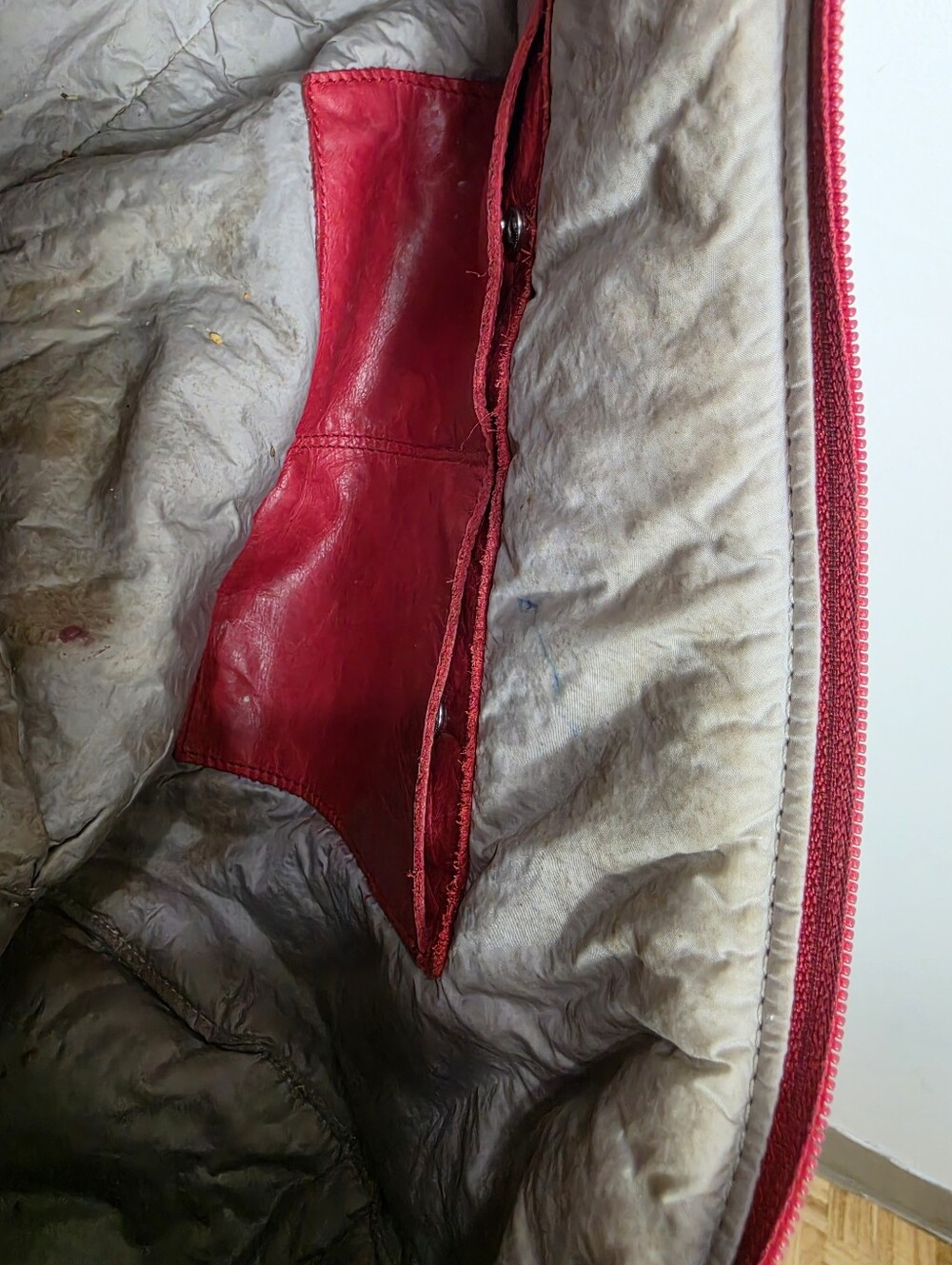 M0851 Classic Red Leather Hobo Shoulder Bag - Picture 12 of 15